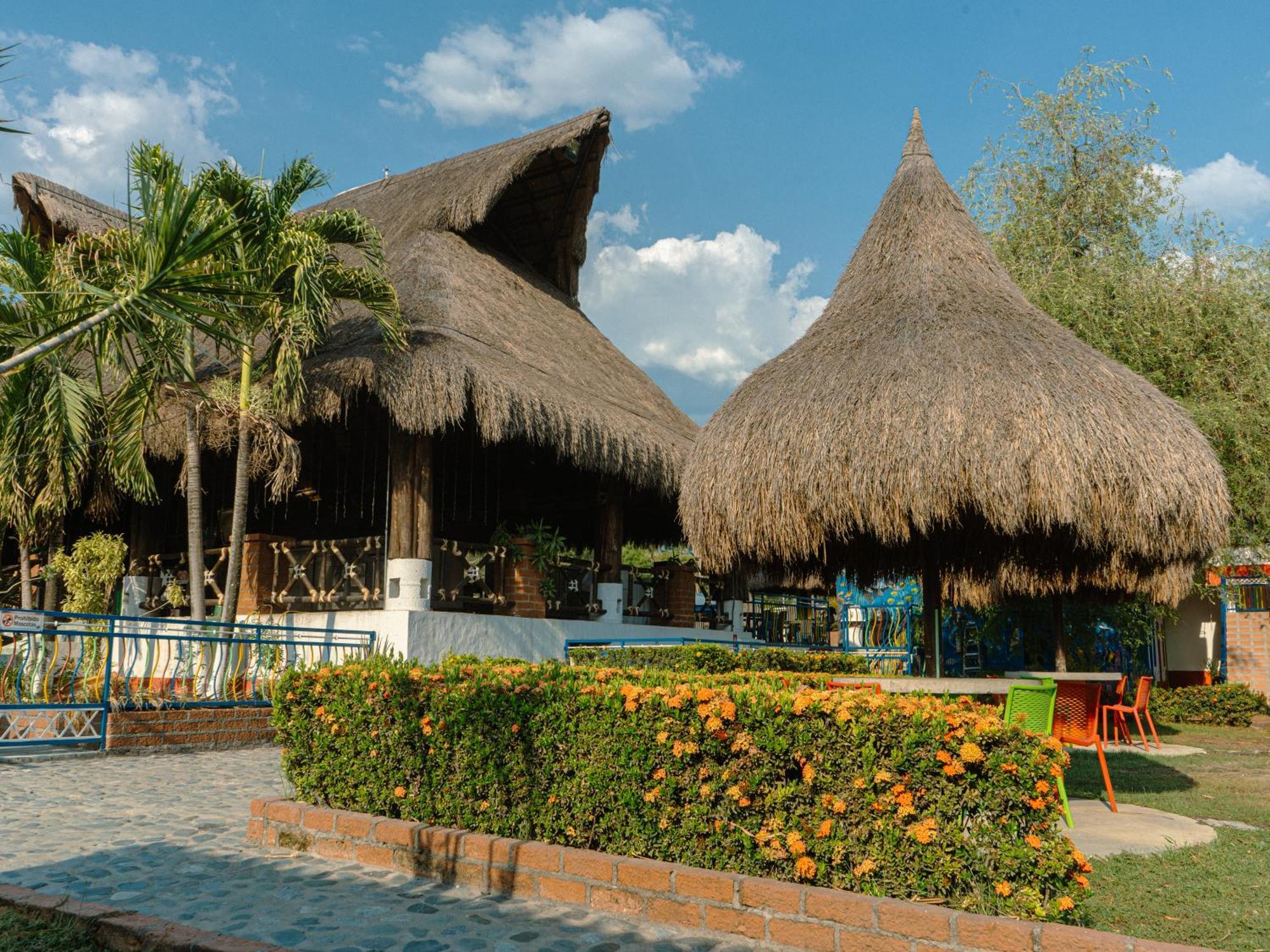 Hotel Acuarela Del Rio Santa Fe de Antioquia Zewnętrze zdjęcie
